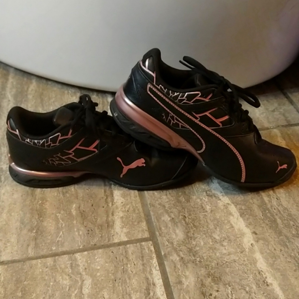PUMA Women's Tazon 6 Running Shoe

Size 9
